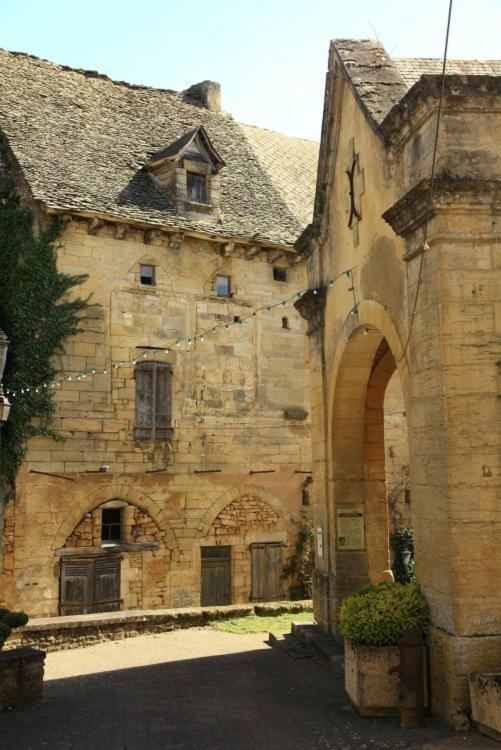 Petite Maison En Pierre Au Coeur Du Perigord Noir Proche De Sarlat Et Rocamadour Salignac Eyvigues Exterior photo